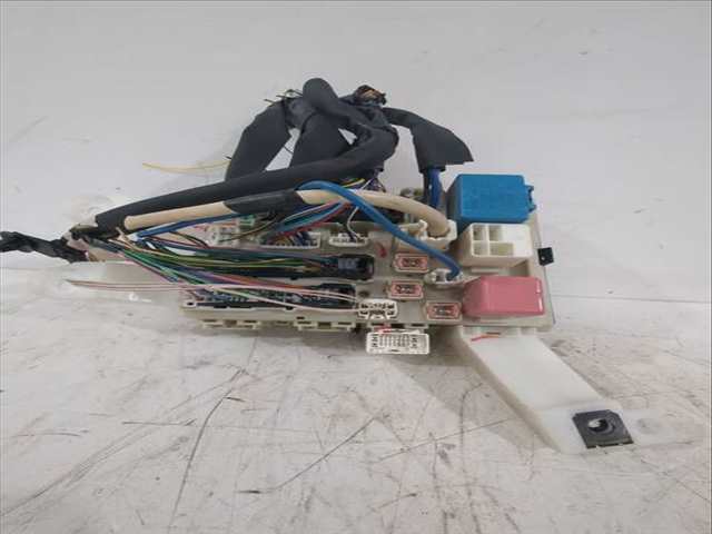 Foto 2ª: Caja Reles Fusibles Toyota Auris 1.33 DUAL-VVTI NRE150_) 101CV 74KW [1NR-FE] (2010)