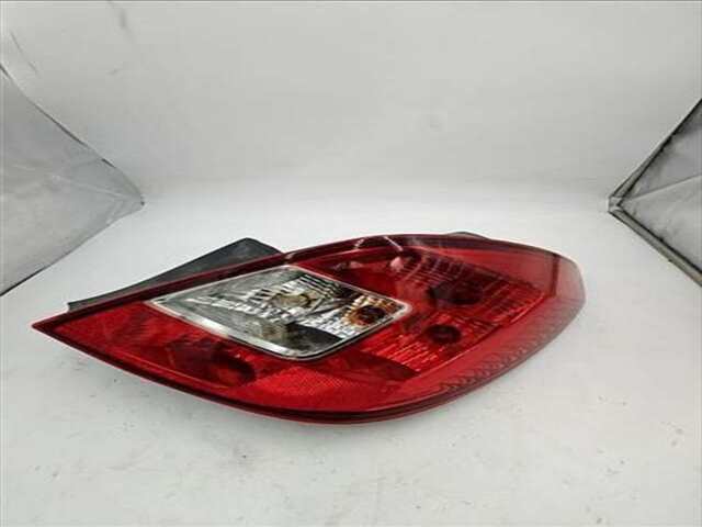 Piloto Trasero Derecho Opel Corsa 1.2 CMON [1.2 LTR. - 59 KW 16V CAT (Z 12 XEP - LB4)]