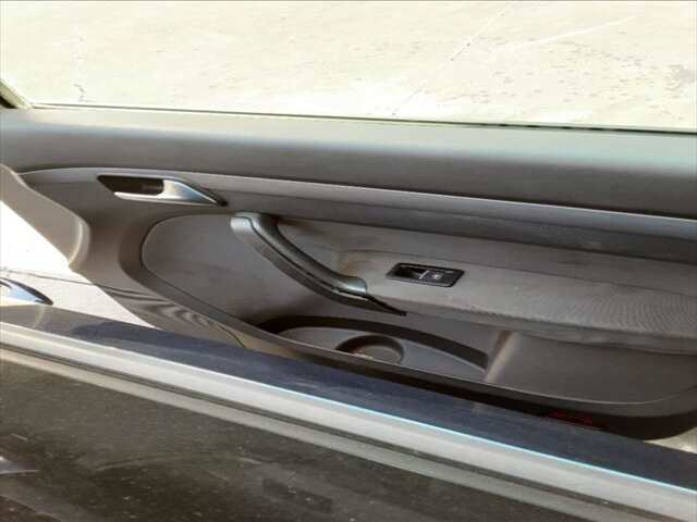 Foto 3ª: Puerta Delantera Derecha Volkswagen Touran 1.6 TDI 105CV 0CV [CAYC] (2011)