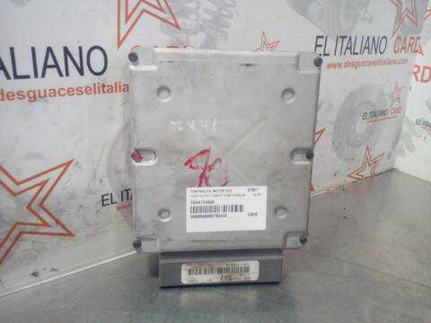 Foto 1ª: Centralita Motor ECU Ford Focus AMBIENTE TURNIER 90CV 66KW [C9DB] (2002)