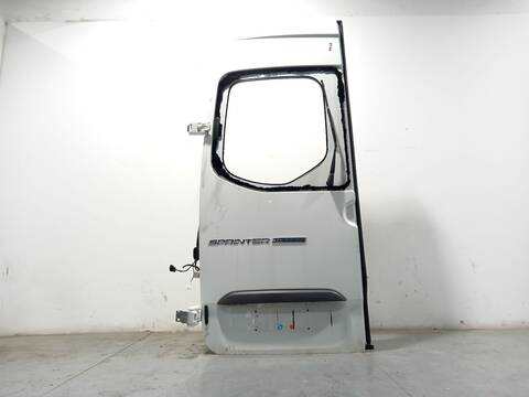 Foto 1ª: Puerta Trasera Izquierda Mercedes Sprinter 316 CDI 907.731 907.733 907.735) 163CV 120KW [651958]
