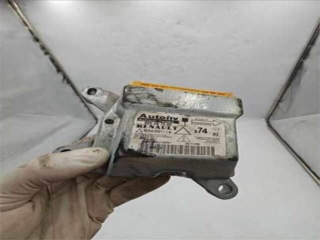 Foto 3ª: Centralita Airbag Renault Laguna 1.9 EXPRESSION CONFORT [1.9 LTR. - 96 KW DCI DIESEL FAP] [F9Q 758]