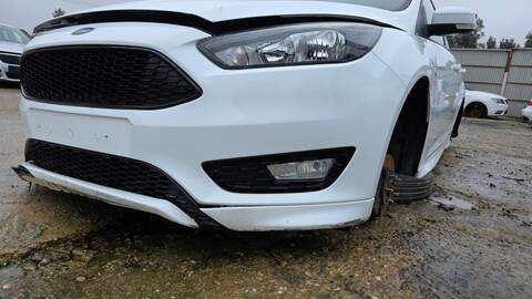 Foto 3ª: Paragolpes Delantero Ford Focus ST-LINE R B 125CV 92KW (2014)