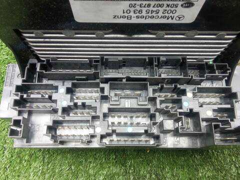 Foto 2ª: Caja Reles Fusibles Mercedes Clase C 160 C 270 CDI 203.016) 170CV 125KW [OM612962] (2001)
