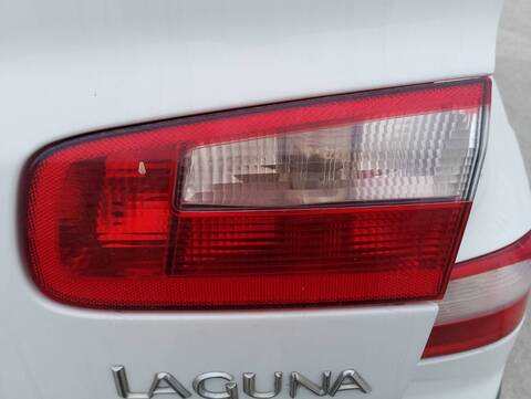 Foto 4ª: Piloto Portón Derecho Renault Laguna AUTHENTIQUE 107CV 79KW [K4M D7] (2002)