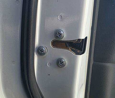 Cerradura Puerta Delantera Izquierda Chevrolet Aveo LS 101CV 74KW