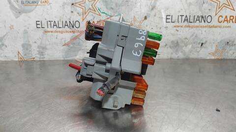 Foto 3ª: Caja Reles Fusibles Renault Clio 1.9 D 64CV 47KW [F8Q] (1999)