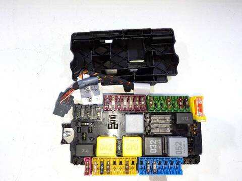 Foto 2ª: Caja Reles Fusibles Mercedes Clase V 200 2.1 CDI CAT 136CV 100KW (2014)