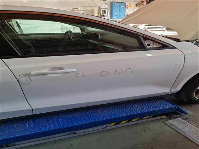 Puerta Delantera Derecha Ford Focus TITANIUM 120CV 88KW