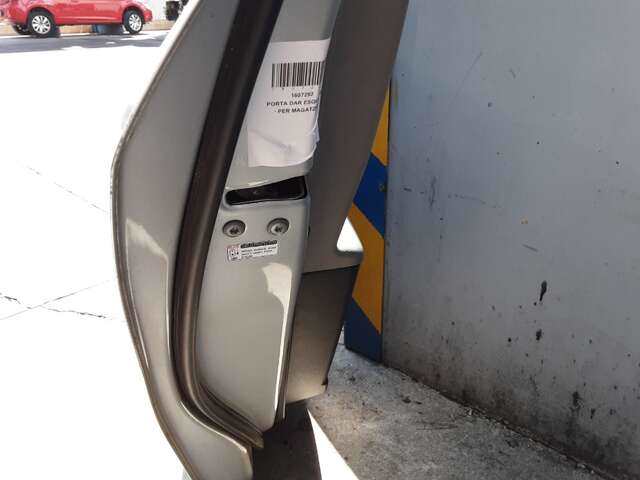 Foto 2ª: Puerta Trasera Izquierda Toyota Yaris 1.4 D4D 90CV [1ND-TV] (2007)