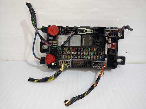 Foto 3ª: Caja Reles Fusibles Jaguar E Pace 2.0 D150 AWD 150CV X540) [204DTD(AJ20D4) 204DTF(AJ20D4)] (2017)