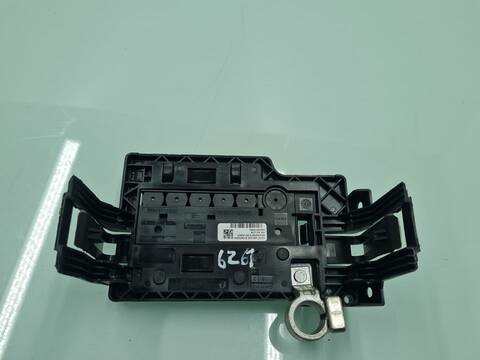 Foto 1ª: Caja Reles Fusibles Seat Arona FR 116CV 85KW [DLA] (2022)