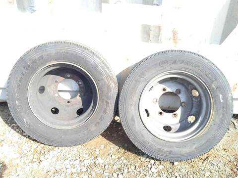 Foto 3ª: Neumatico Renault Camion 2.4 DIESEL 72CV 53KW 8140.61.235 CAJA/CHASIS