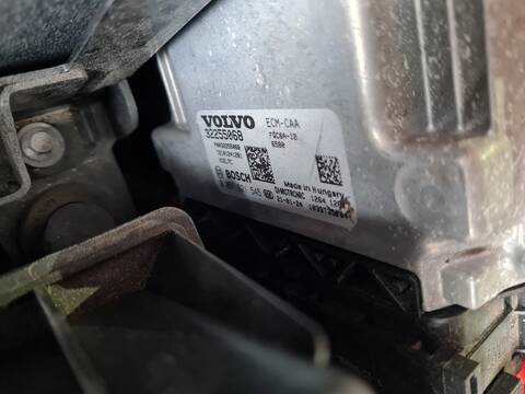 Foto 2ª: Centralita Motor ECU Volvo XC 40 MOMENTUM PRO 2WD 163CV 120KW [B3154T2] (2020)