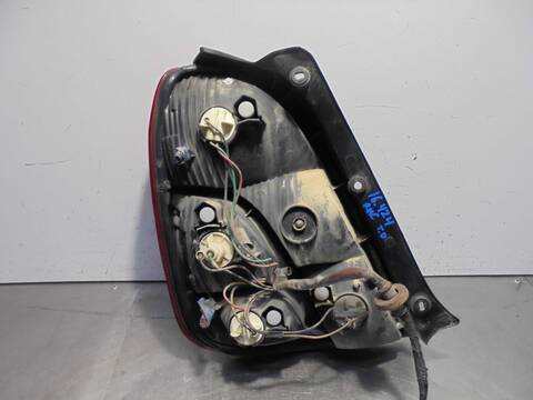 Foto 4ª: Piloto Trasero Derecho Kia Carens 1.8 CAT 110CV 81KW [TB] (2002)