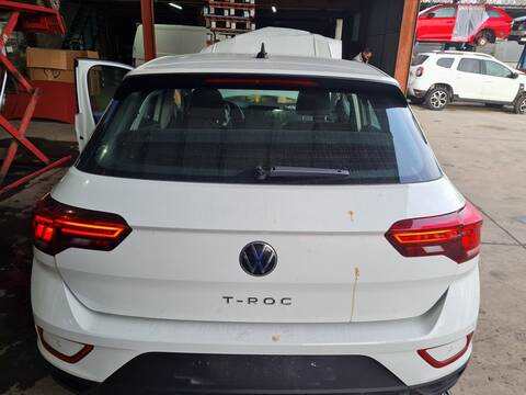 Portón Volkswagen T-Roc LIFE 115CV 85KW
