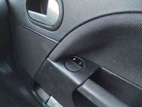 Botonera Elevalunas Ford Fiesta AMBIENTE 69CV 51KW