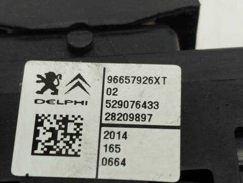 Foto 3ª: Botonera Elevalunas Citroen C4 1.6 HDI FAP 92CV 68KW [9H06] (2015)