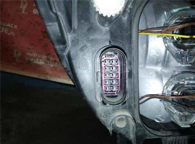 Foto 2ª: Faro Izquierdo Mercedes Sprinter 211 CDI [OM 646.985]