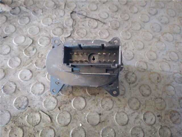 Foto 3ª: Mando Multifuncion Ford Transit 2.0 FT 280 2.0 [2.0 LTR. - 74 KW TDE CAT] FURGON CORTO (FY)(2000 _)