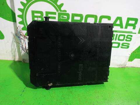Foto 2ª: Caja Reles Fusibles Peugeot 307 XN 109CV 80KW [NFUTU5JP4] (2001)