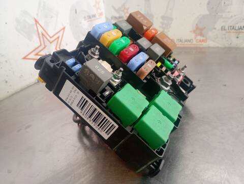 Foto 2ª: Caja Reles Fusibles Peugeot Expert ASPHALT STANDARD 119CV 88KW FURGON [YHV] (2023)