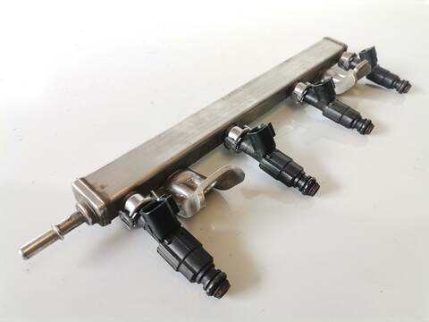 Foto 2ª: Rampa Inyectora Ford Mondeo GHIA 06.2003 ) D) 145CV (2000)