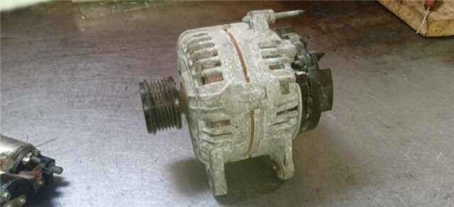 Foto 2ª: Alternador Renault Clio 1.5 DCI (86CV) [K9K766]