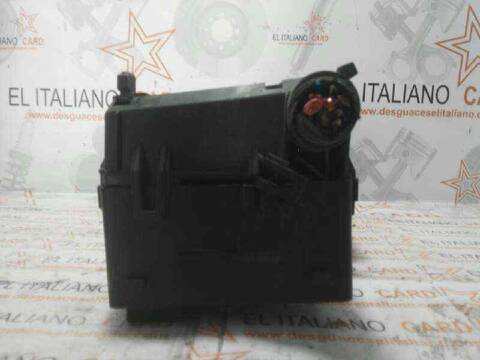 Foto 4ª: Caja Reles Fusibles Ford Focus AMBIENTE D) BERLINA 116CV 85KW [KKDA] (2006)