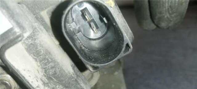 Foto 3ª: Alternador Volkswagen Caddy 1.9 FURG. [1.9 LTR. - 77 KW TDI] [BLS]