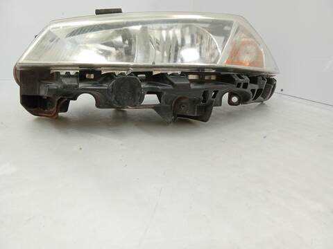 Foto 2ª: Faro Izquierdo Renault Megane 1.5 DCI BM0F BM0T BM2B CM0F CM0T) 82CV 60KW II BM0/1_ CM0/1_) [K9K 722] (2004)