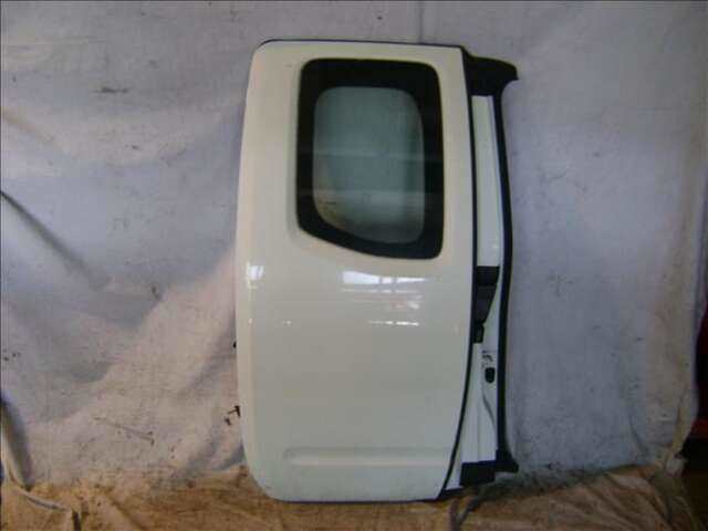Puerta Trasera Derecha Nissan Navara 2.5 DCI 4WD 171CV
