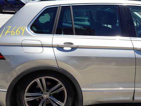 Foto 1ª: Puerta Trasera Derecha Volkswagen Tiguan 1.5 TSI 150CV 110KW [DADA] (2018)