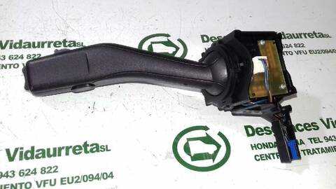 Foto 2ª: Mando Multifuncion Volkswagen Golf 1.9 TDI BERLINA 105CV 77KW [BXE] (2007)