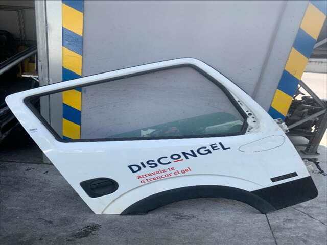 Puerta Delantera Derecha Nissan Cabstar 2.5 TDI