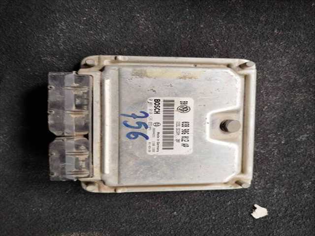 Foto 1ª: Centralita Motor ECU Volkswagen Golf BERLINA (1997)