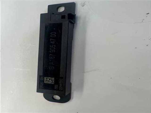 Foto 2ª: Antena Mercedes Clase A 140 1.3 A 200 EDITION 1 177.087) [1 3 LTR. - 120 KW CAT] 163CV [282914]