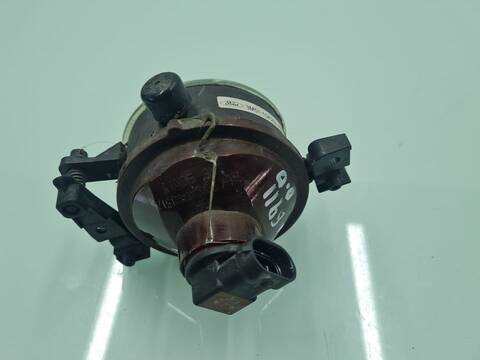 Foto 2ª: Faro Antiniebla Delantero Derecho Ford Kuga TITANIUM 4X2 140CV 103KW [UFDA] (2012)