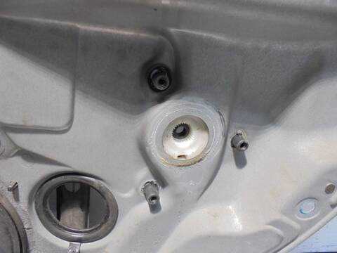 Foto 4ª: Elevalunas Manual Trasero Derecho Volkswagen Golf BASICO BERLINA 116CV 85KW [AJM] (2000)
