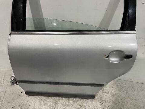 Foto 3ª: Puerta Trasera Izquierda Volkswagen Passat ADVANCE 131CV [AVF] (2000)