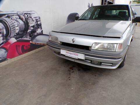 Rejilla Delantera Renault 21 2.1 D BERLINA B/L48) J8S