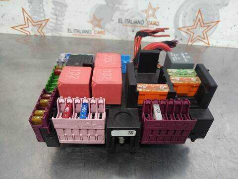 Foto 3ª: Caja Reles Fusibles Mercedes Clase C 160 C 220 T CDI BLUETEC 205.204) 170CV 125KW FAMILIAR [651921] (2014)