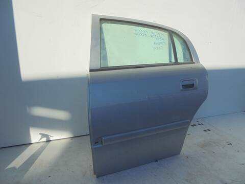 Foto 3ª: Puerta Trasera Izquierda Opel Astra CLUB BERLINA 80CV 59KW [Z17DTL] (2004)