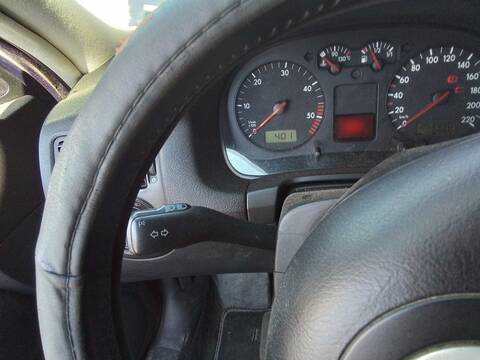 Foto 2ª: Mando Multifuncion Volkswagen Golf 25 ANIVERSARIO BERLINA 110CV 81KW [ASV] (2000)