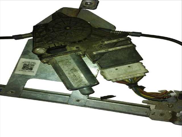 Foto 3ª: Elevalunas Manual Trasero Izquierdo Skoda Octavia 1.9 TDI (1996)