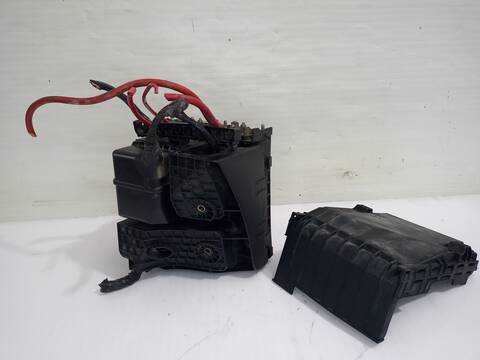 Foto 3ª: Caja Reles Fusibles Seat Toledo EXCLUSIVE 140CV 103KW [BKD] (2004)