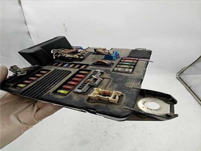 Foto 2ª: Caja Reles Fusibles Renault Megane 1.5 CONFORT EXPRESSION [1.5 LTR. - 74 KW DCI DIESEL] II BERLINA 5P (10.2002-_) [K9K-728]