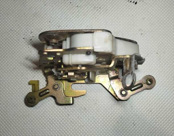 Foto 2ª: Cerradura Puerta Trasera Derecha Nissan Patrol 3.3 D SD33 (1987)