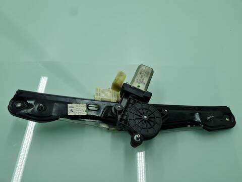Elevalunas Manual Trasero Izquierdo Bmw Serie 1 114 118D 143CV 105KW