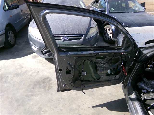 Foto 2ª: Puerta Delantera Izquierda Bmw Serie 1 118 2.0 D E87,2004-2013 [N47D20C] (2010)